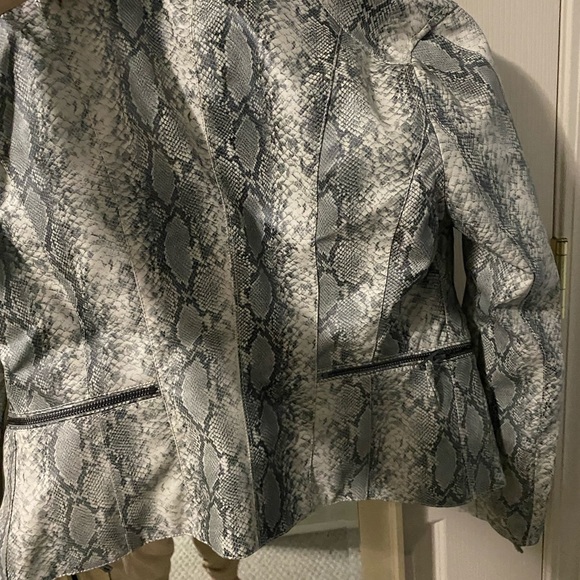 Faux leather jacket - Picture 3 of 5